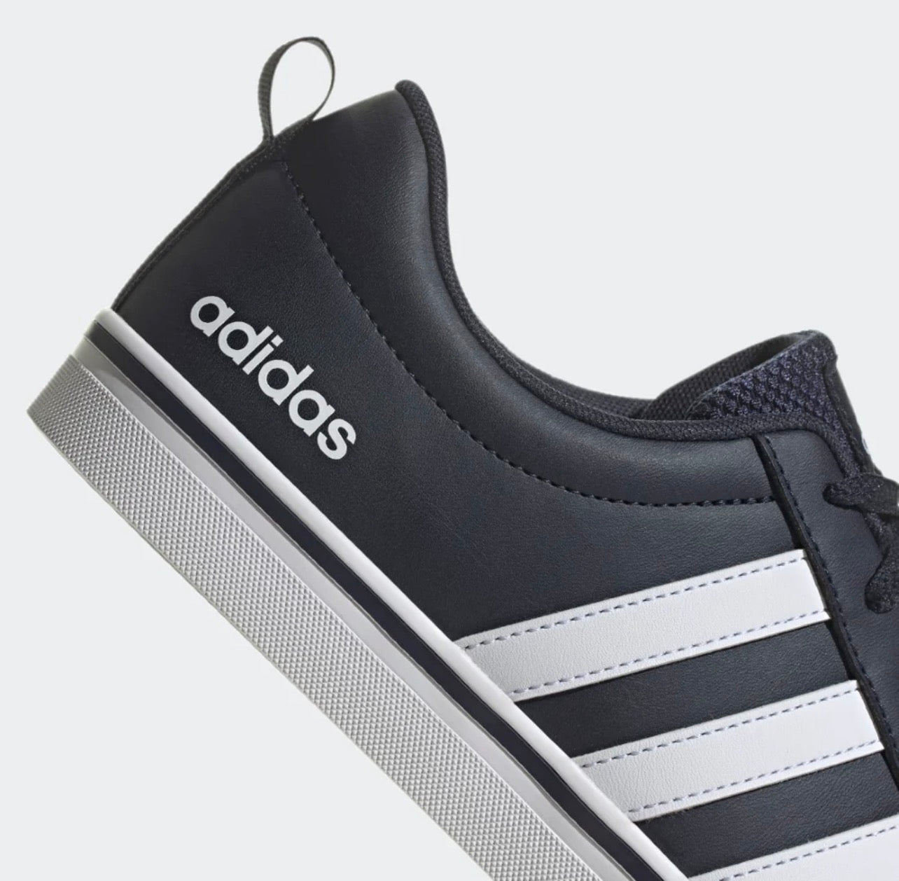 Adidas VS Pace